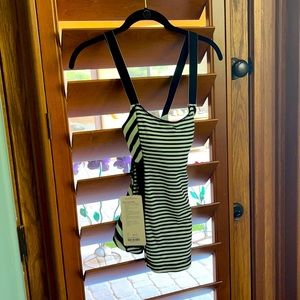 NWT Lululemon “work it out” tank built in mesh bra with inserts